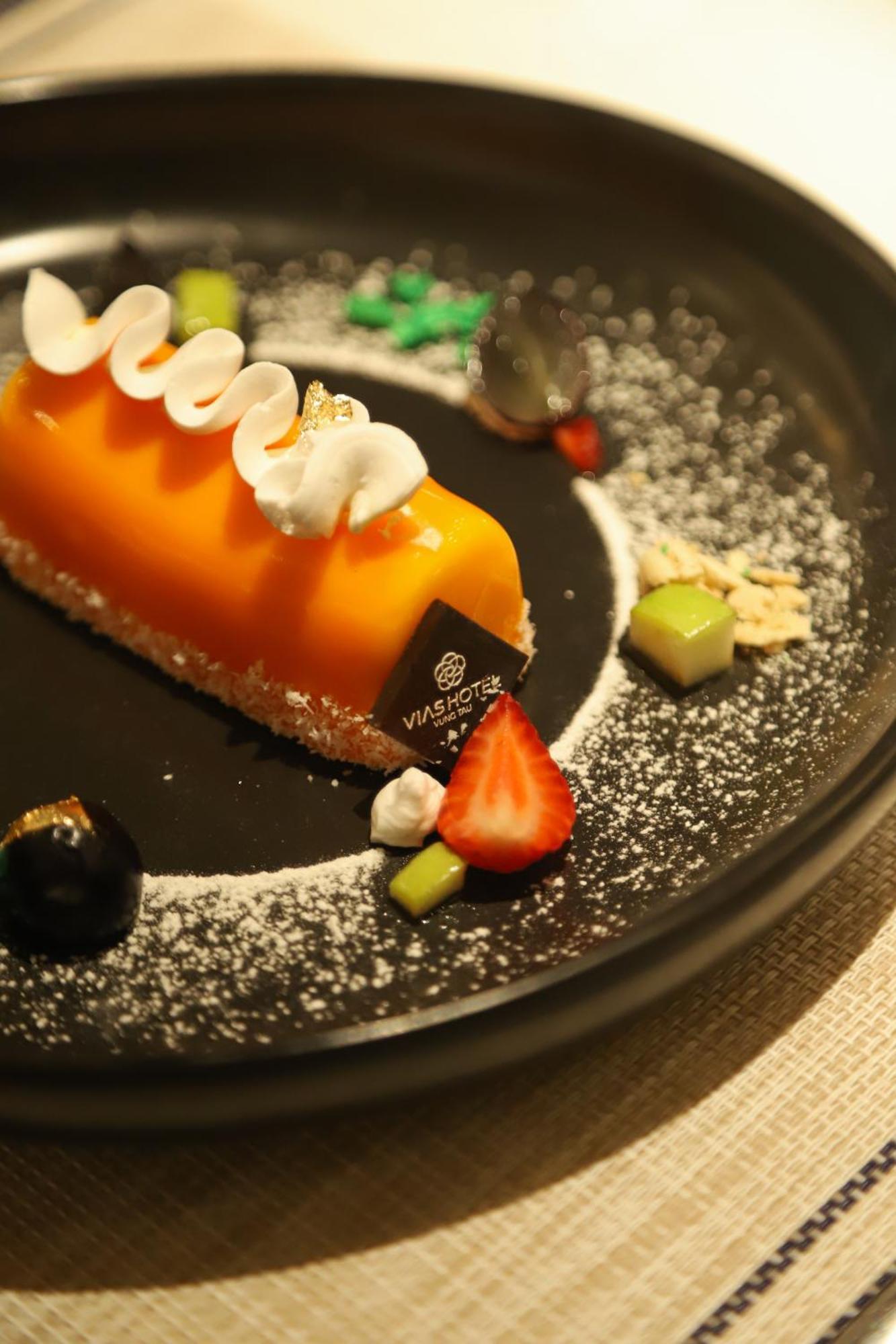 Vias Hotel Vung Tau - Transportation Included Exterior photo A pastry from the Mandarin Oriental