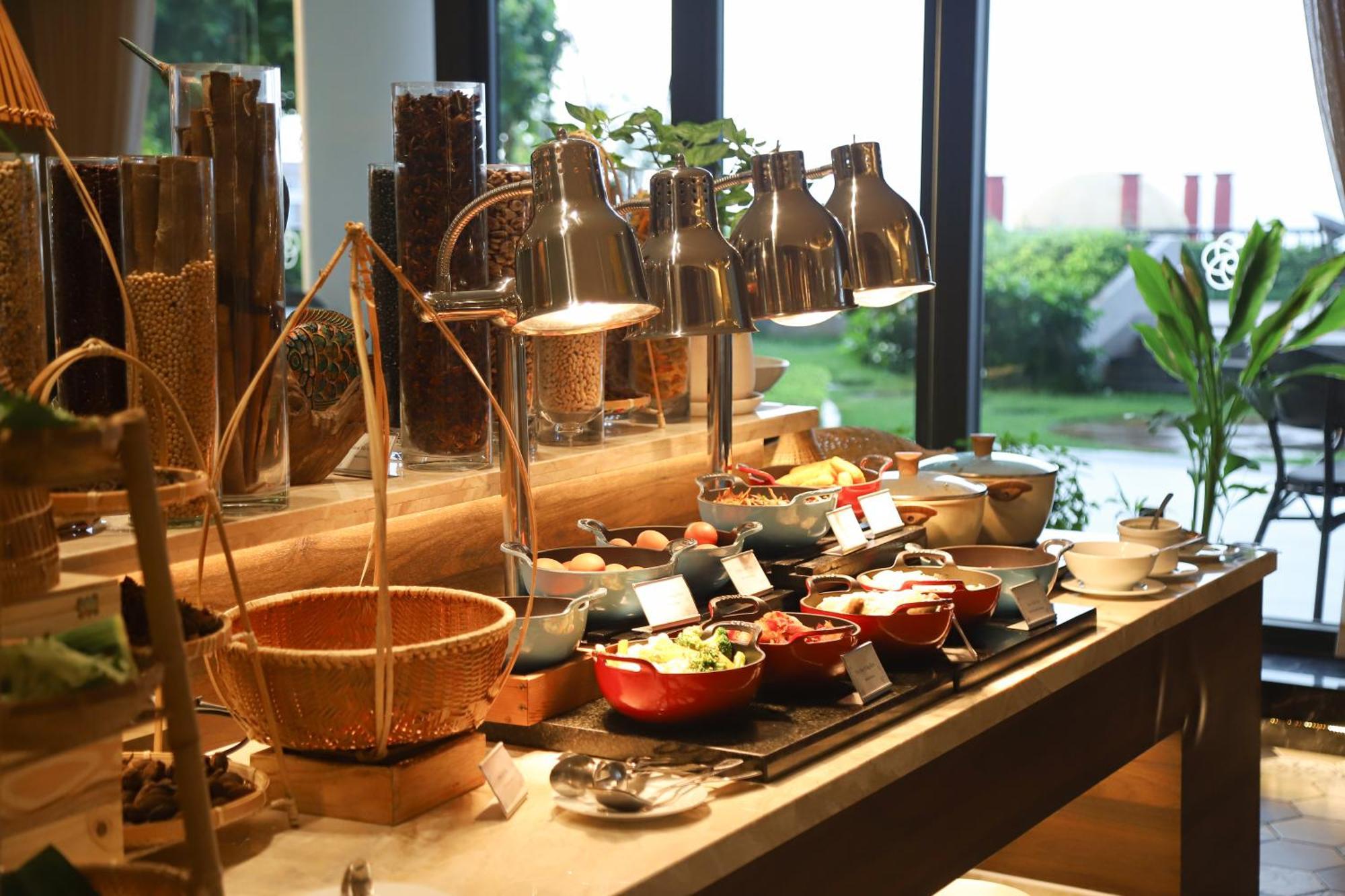 Vias Hotel Vung Tau - Transportation Included Exterior photo A salad bar