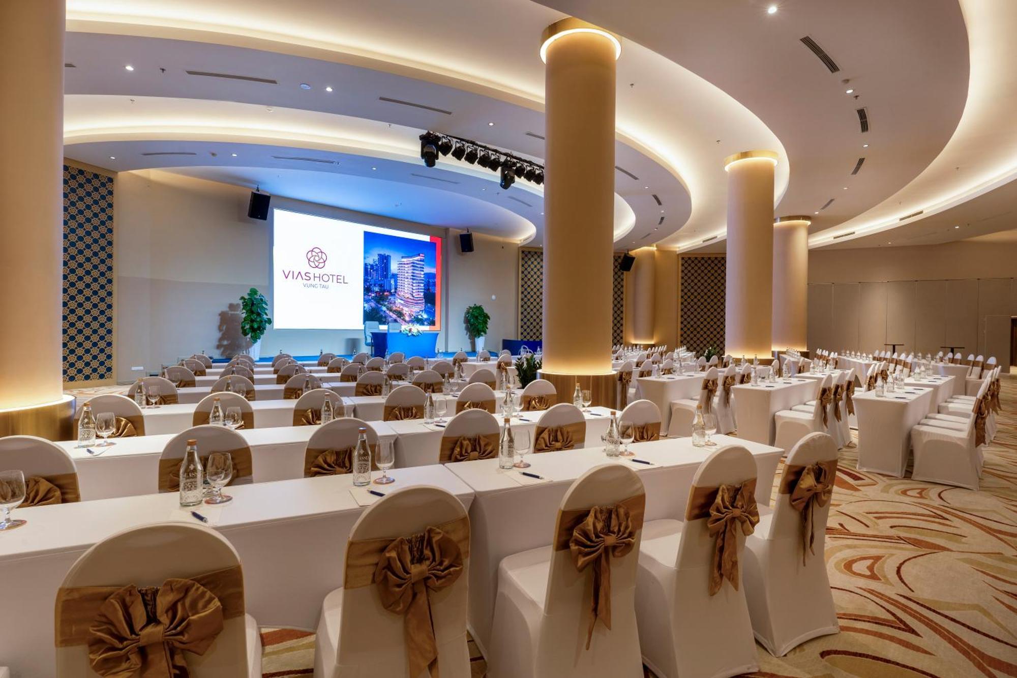Vias Hotel Vung Tau - Transportation Included Exterior photo